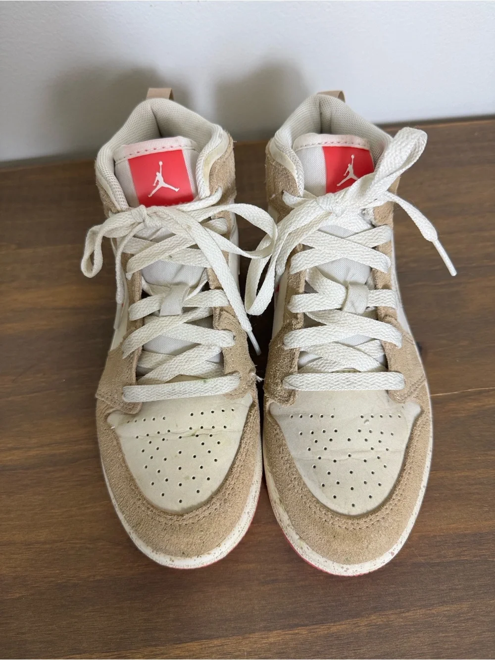 JORDAN Air Jordan Nike Youth Size 2 Sneakers Rare Peanit Butter and Jelly Color